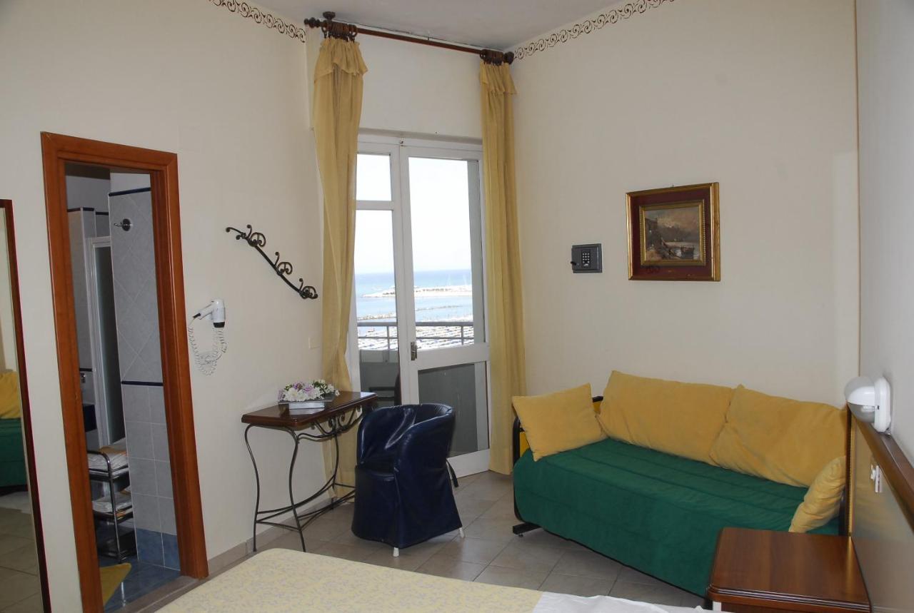 Hotel Nettuno Cattolica Zewnętrze zdjęcie